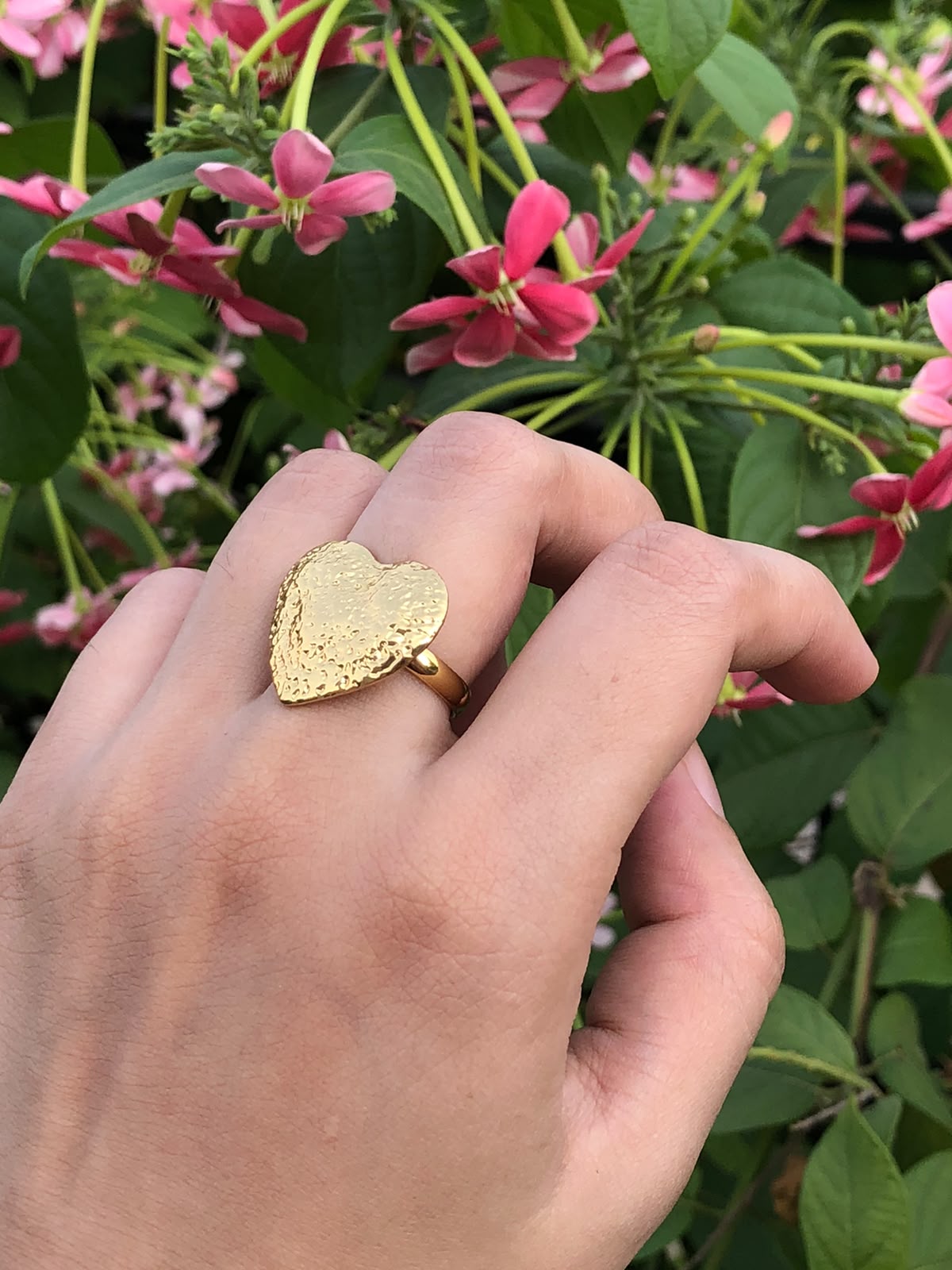 Amoura Ring