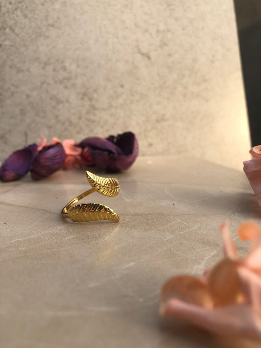 Zebzar Aurelia Leaf Ring