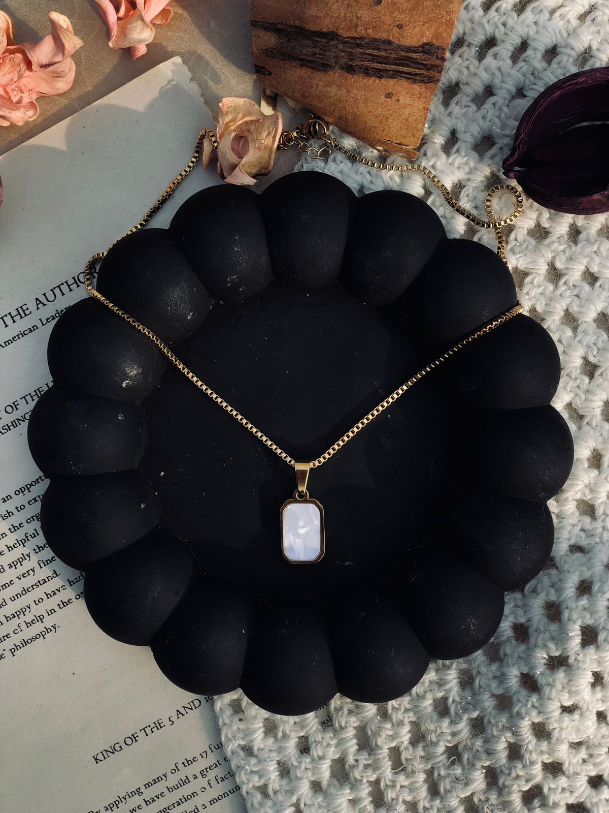 ZEBZAR Duality Locket