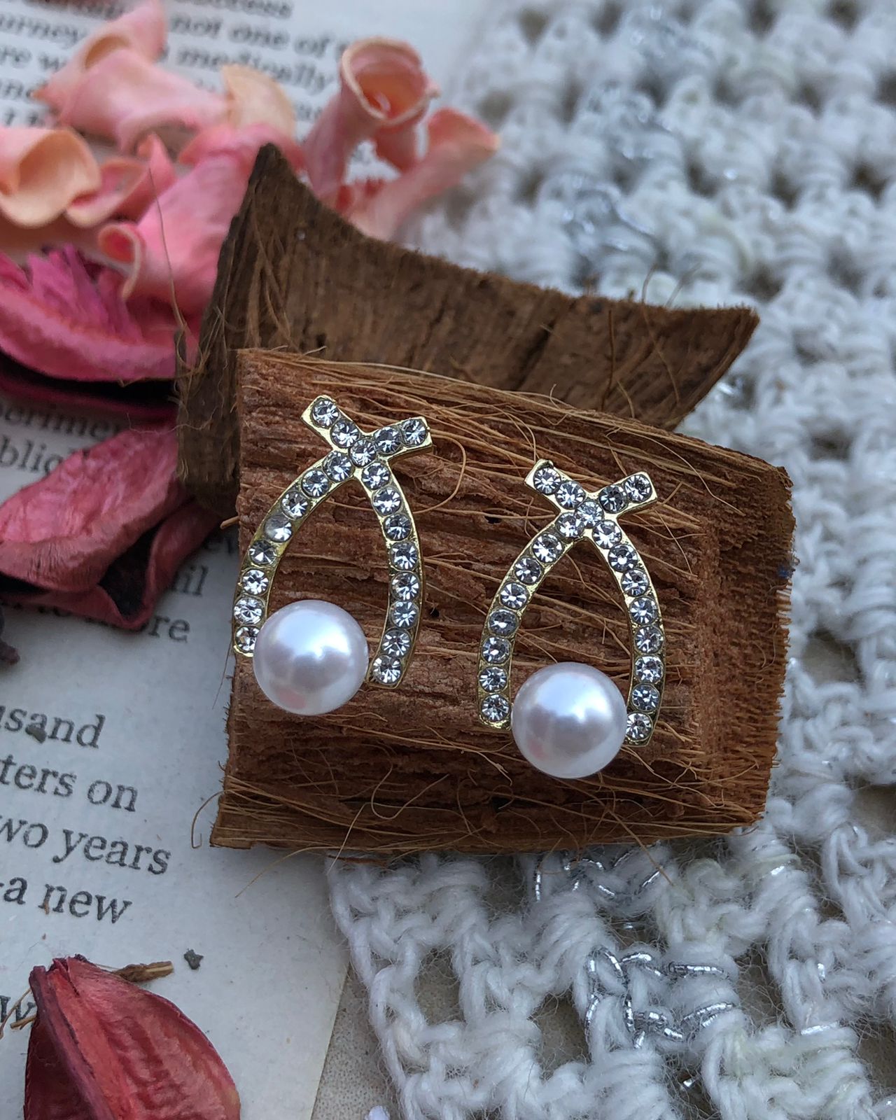 Zebzar Pearl Luxe Studs