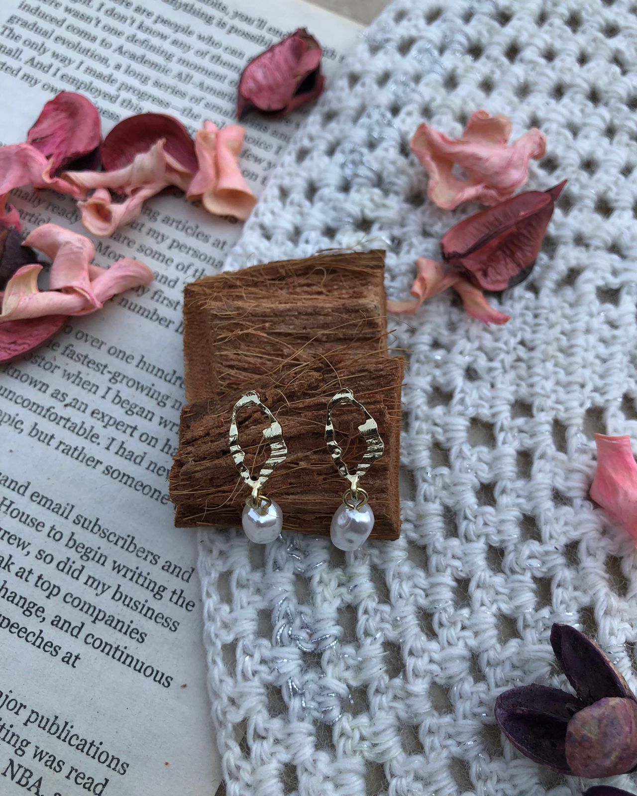 Zebzar Pearl Drop Earings