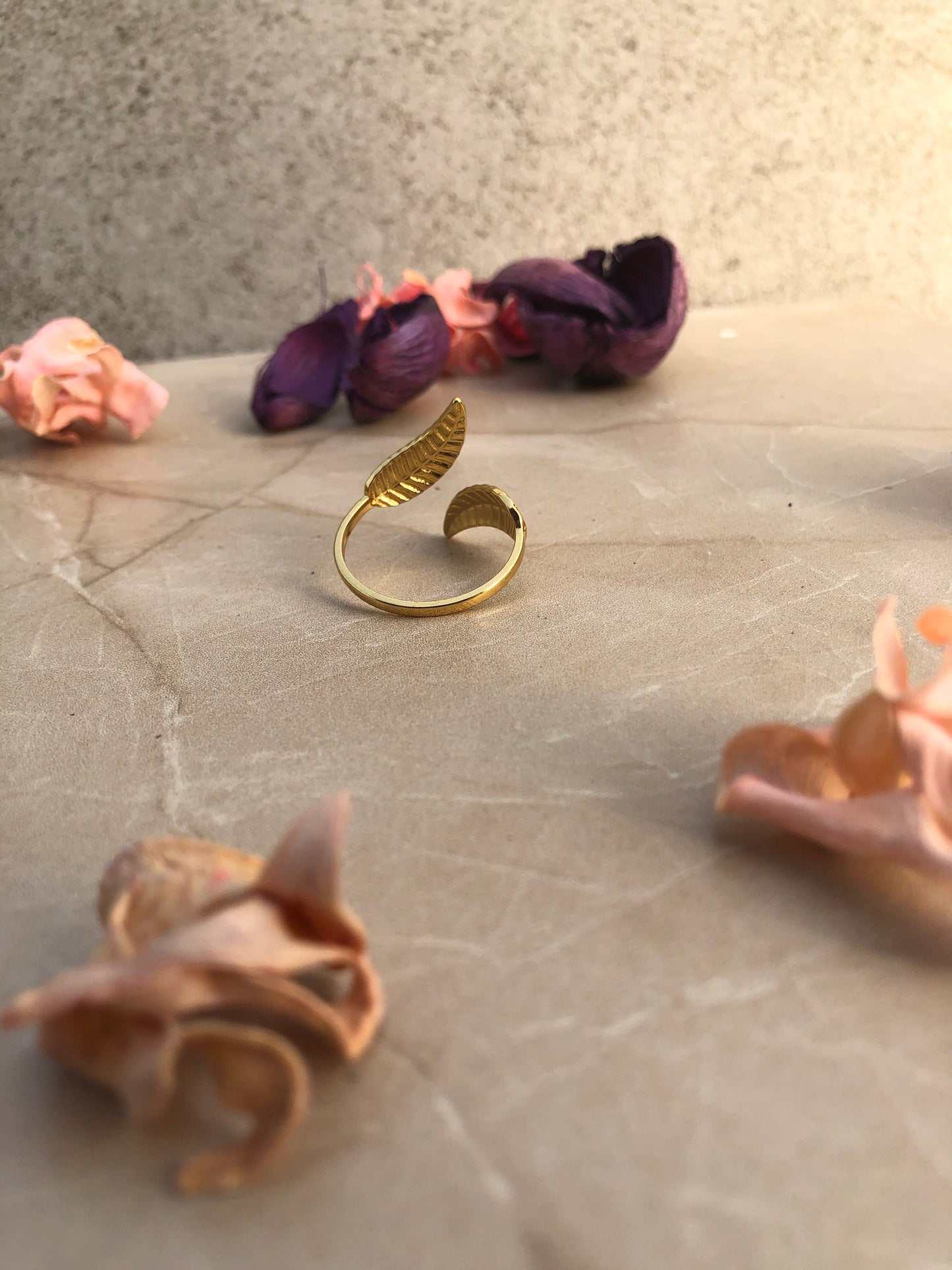 Zebzar Aurelia Leaf Ring