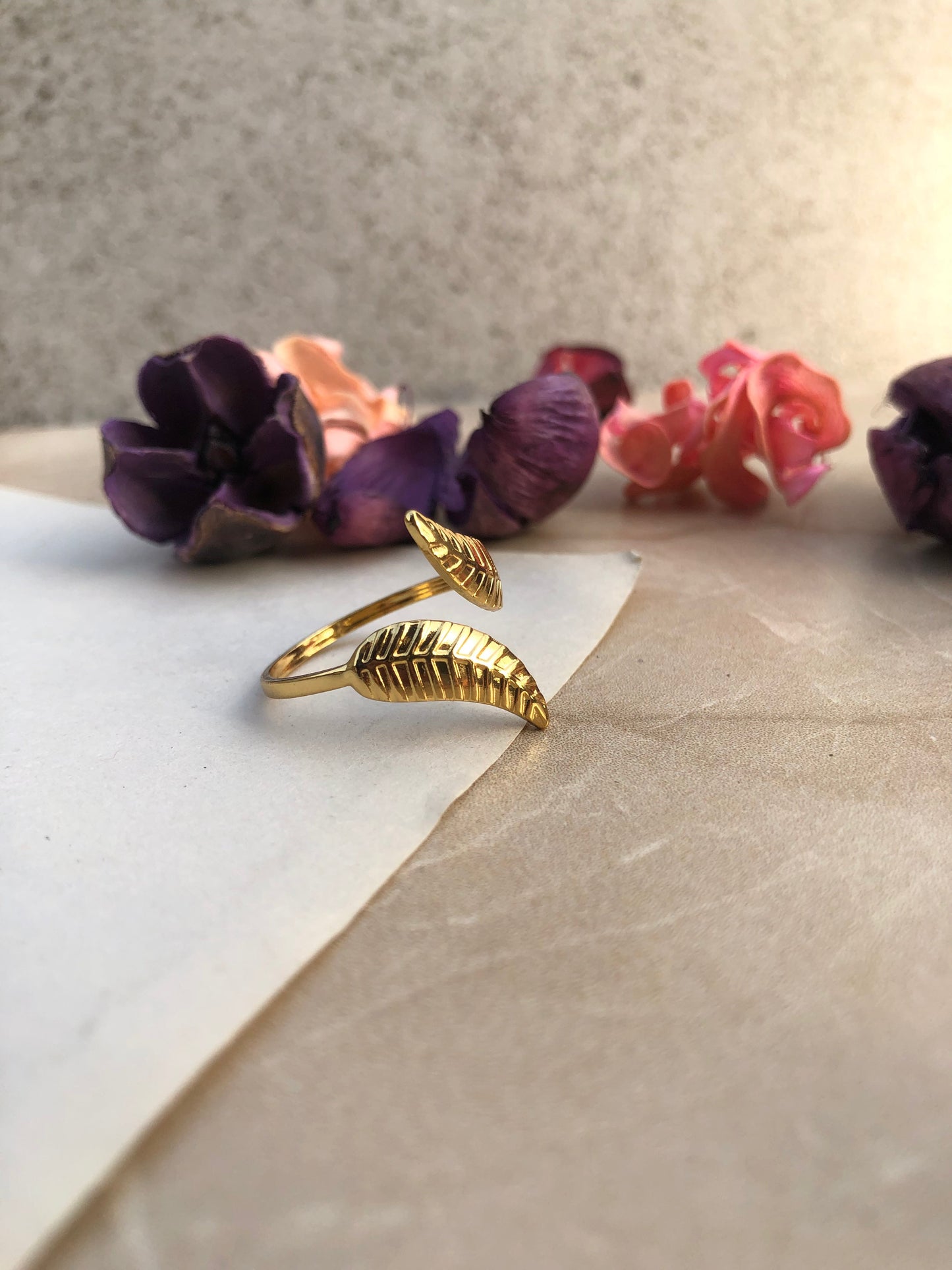 Zebzar Aurelia Leaf Ring