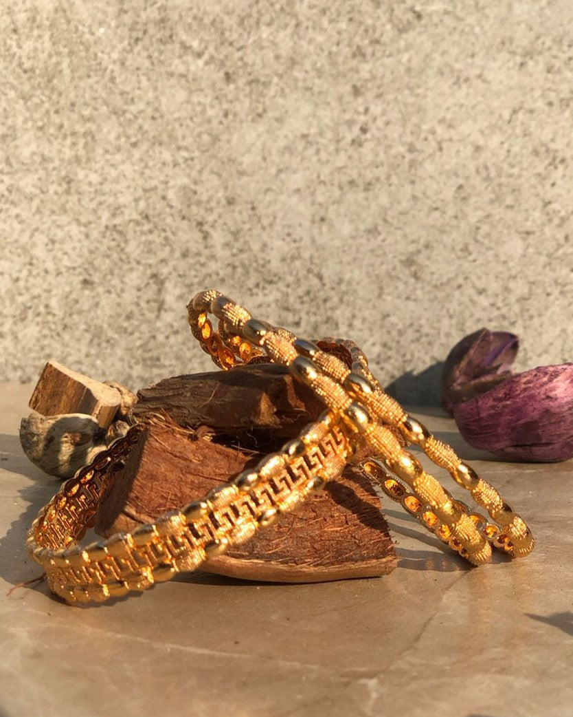 ZEBZAR Royal Link Gold Bangles