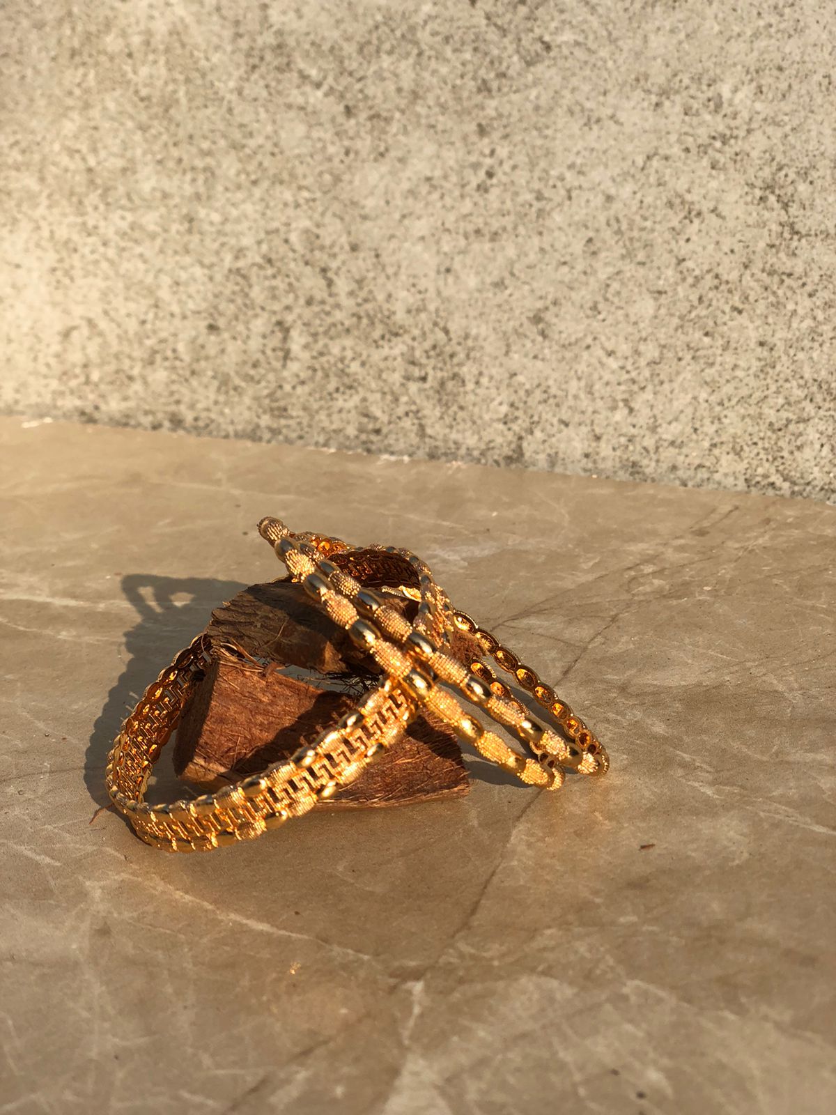 ZEBZAR Royal Link Gold Bangles