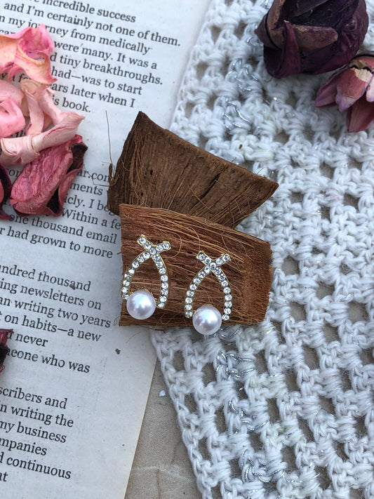 Zebzar Pearl Luxe Studs