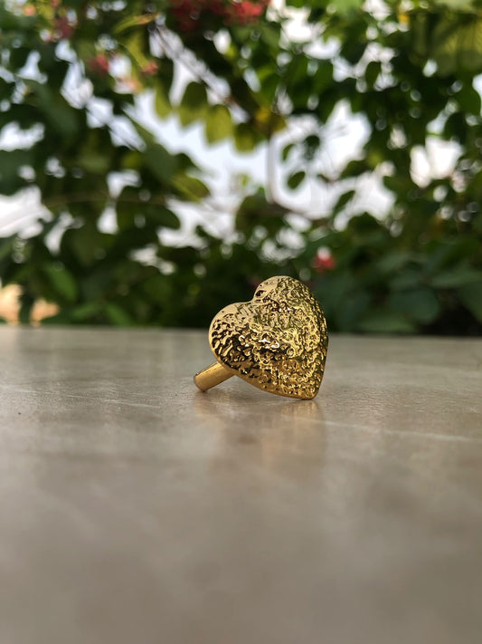 Amoura Ring
